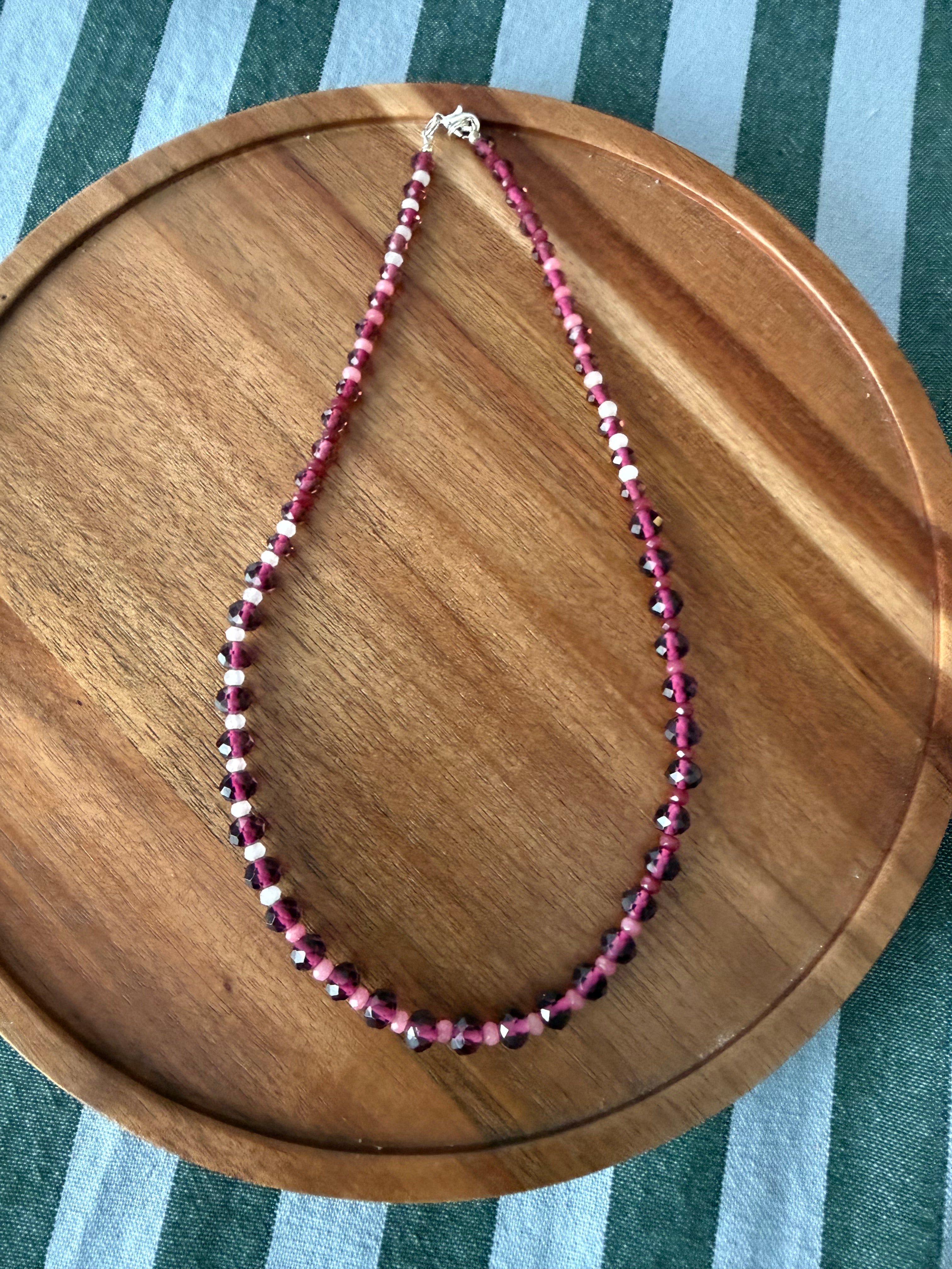 Pinky - Fuchsia Necklace
